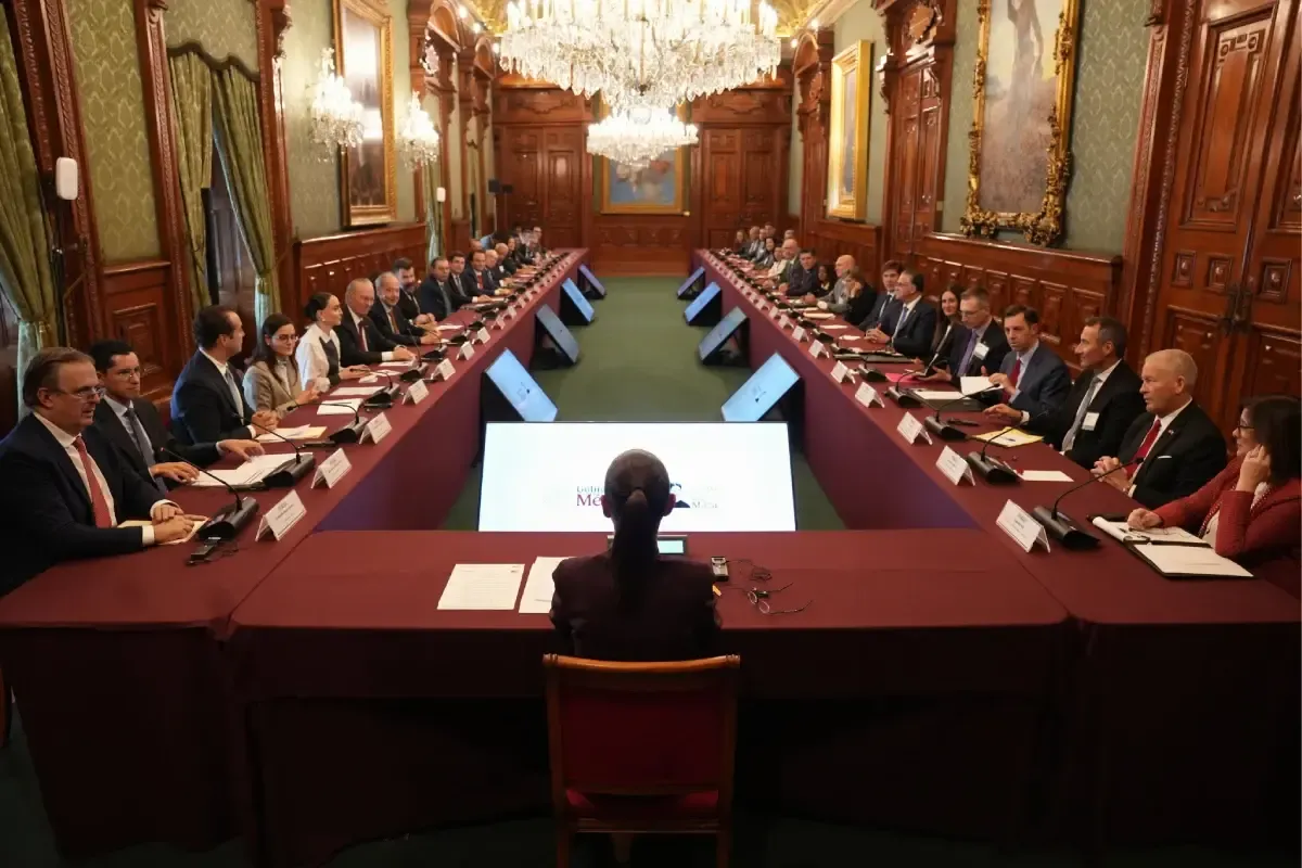 Sheinbaum y embajador de EU hablan sobre inversiones y la confianza en México