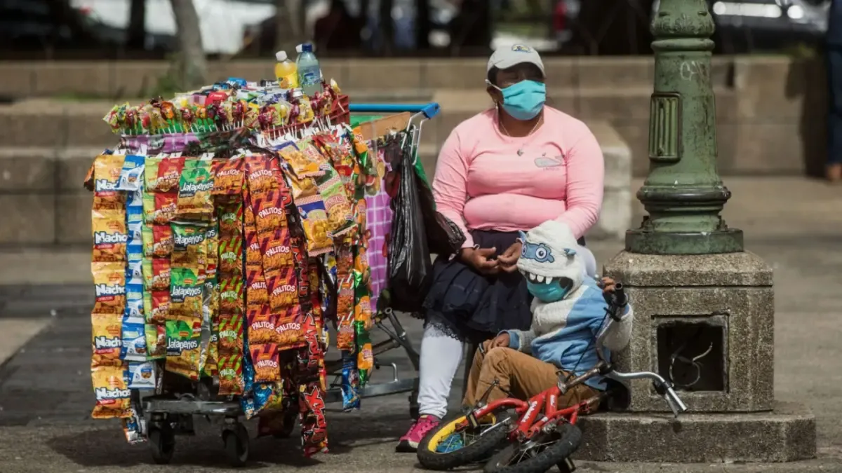 ¿Por qué la informalidad tiene rostro femenino? 4 mujeres economistas responden
