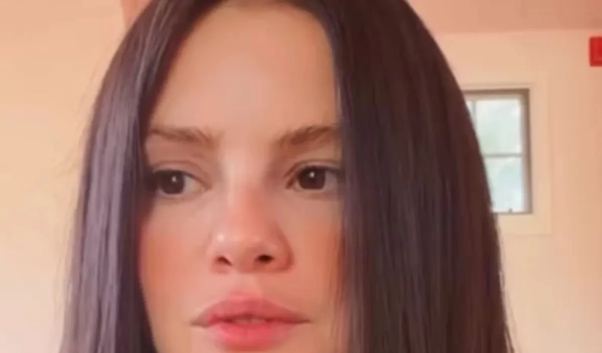 Selena Gomez confiesa que el vapeo cambió su voz y revela que dejó la nicotina