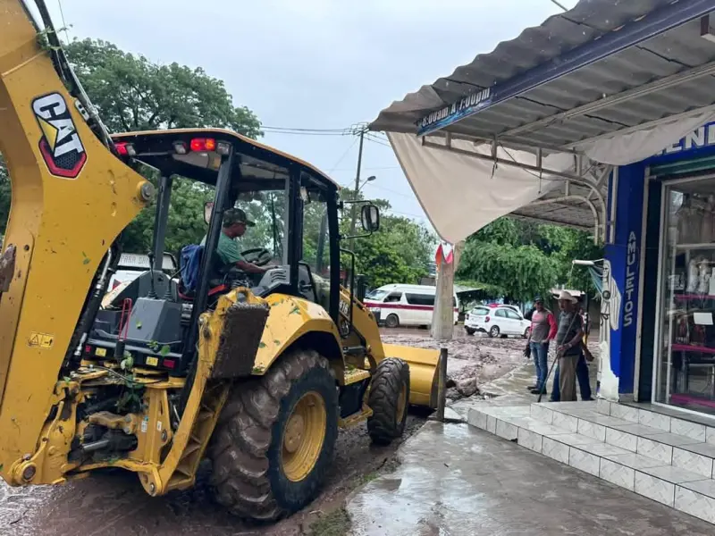 Limpian zonas afectadas tras el paso de huracán Rachel en LC