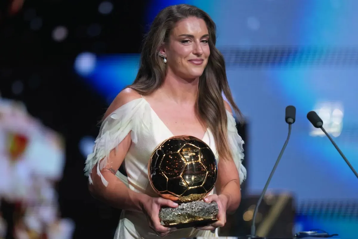 Alexia Putellas gana su tercer Balón de Oro