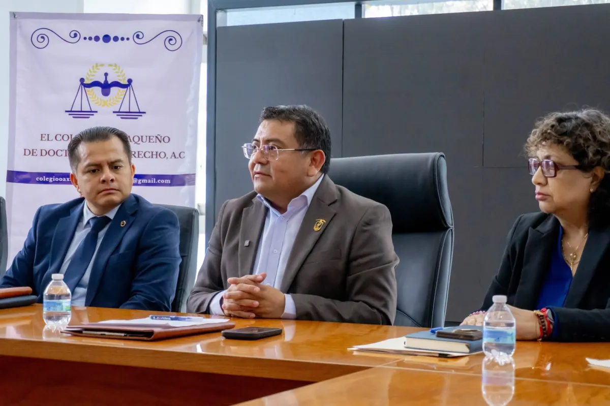 Firman UABJO y Colegio de Doctores en Derecho acuerdo de colaboración