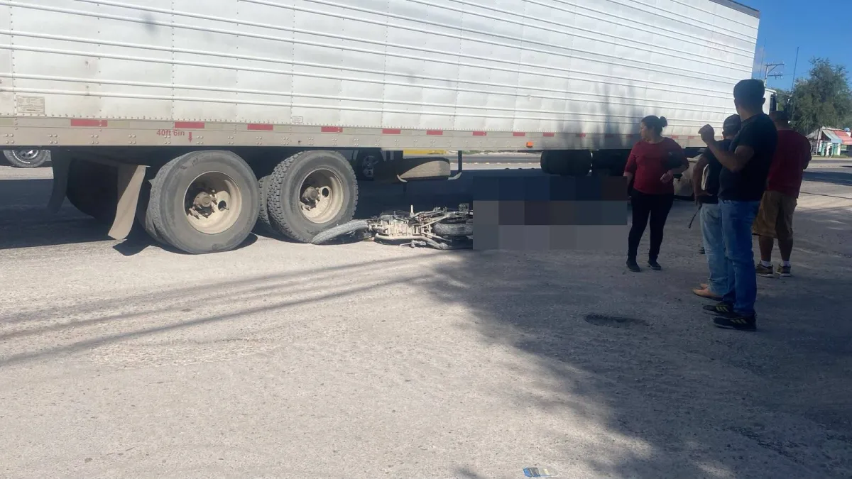 Muere motociclista tras percance con tráiler en Ixmiquilpan