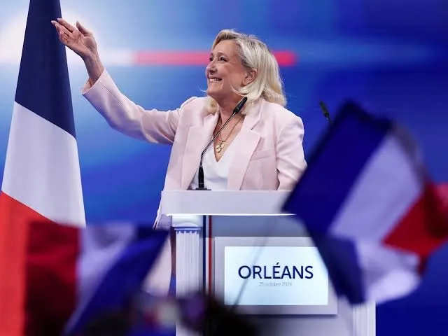 Marine Le Pen centra su campaña presidencial en seguridad y soberanía