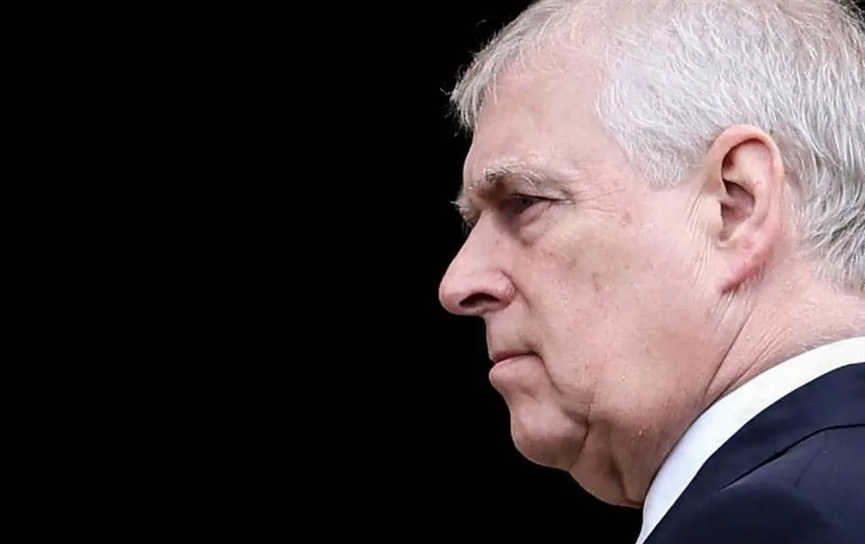 Declaran ilegales allanamientos a casa de ex Príncipe Andrew