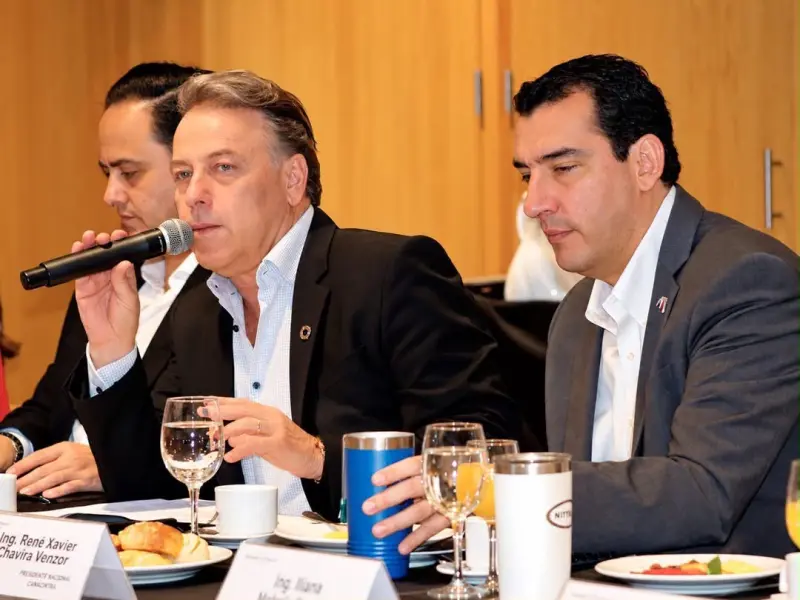 “MIRA LO QUE HACEN”