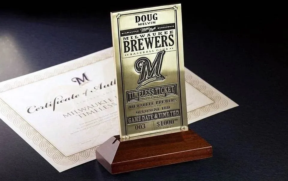 Se meten Brewers en problemas por boletos eternos de 2015