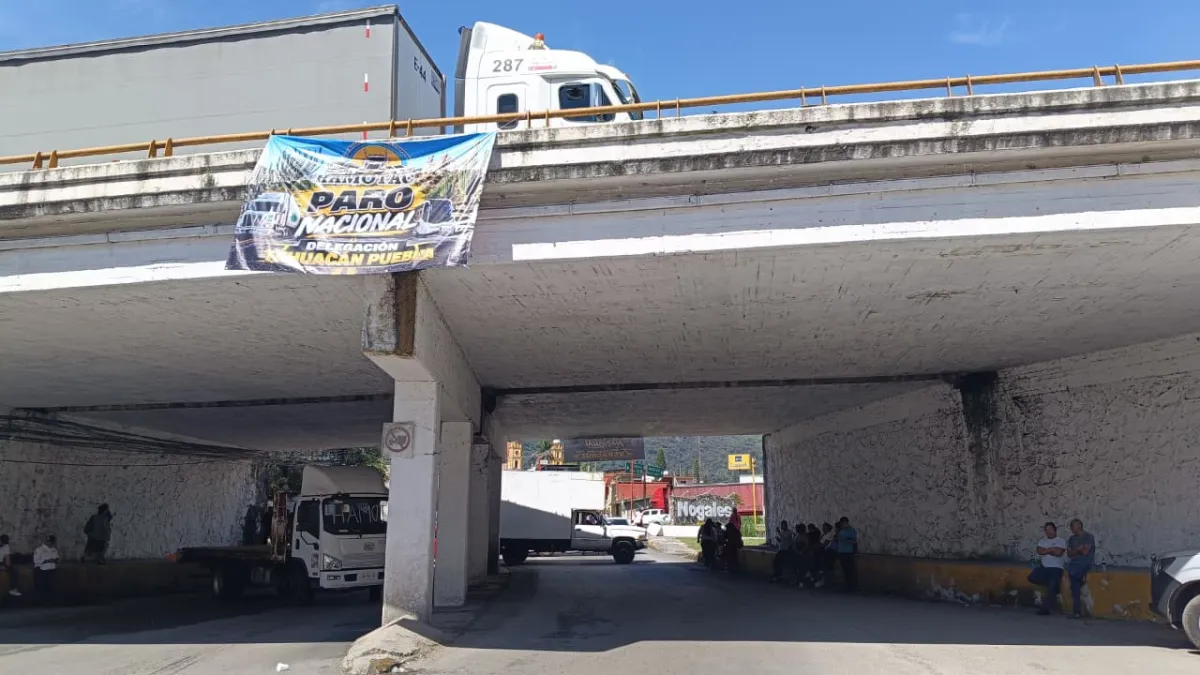 Levantan el bloqueo que mantenían transportistas en Nogales