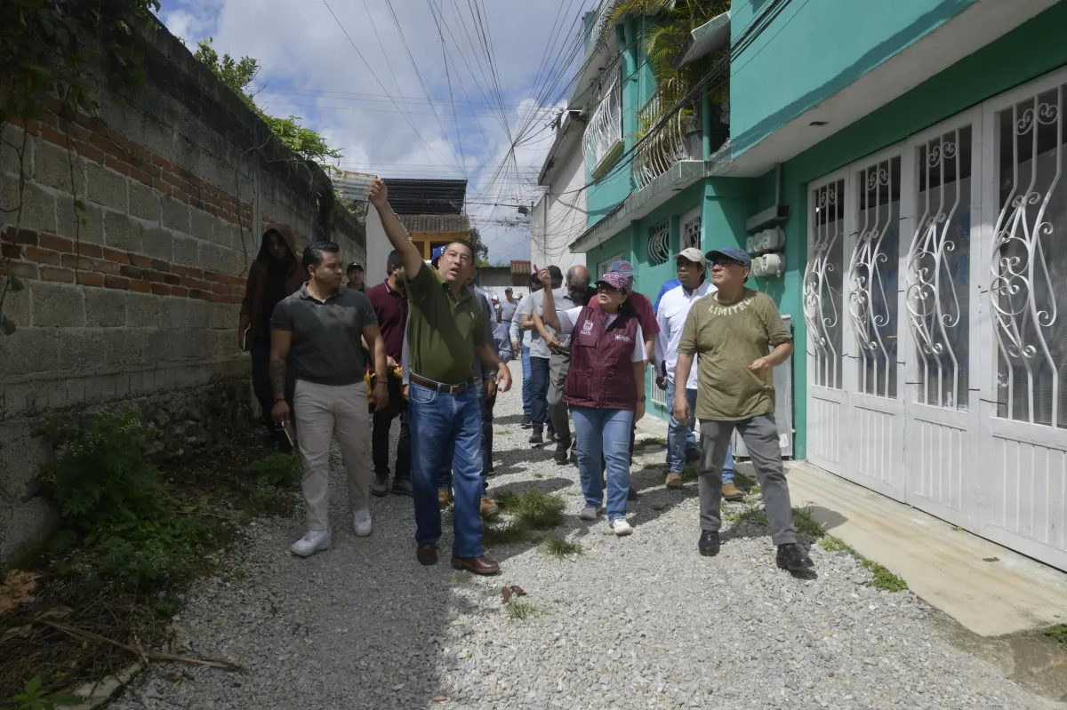 Autoridades municipales en territorio, recorrieron la colonia Tabasco