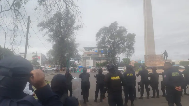 Arriba FNLS al Monumento a LC en Morelia; antimonites los esperan