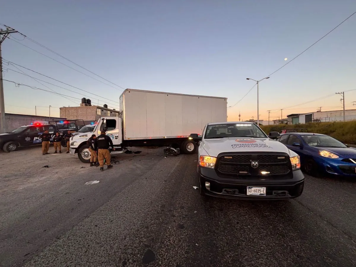 Camión embistió a pareja de motociclistas en el surponiente