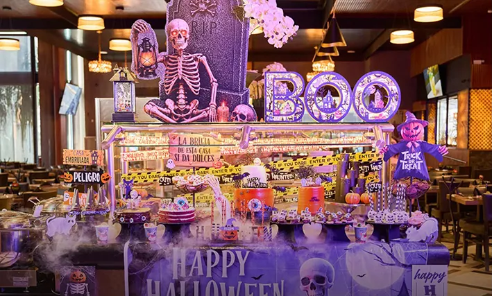 Restaurantes quieren espantar la crisis con Halloween y Día de Muertos