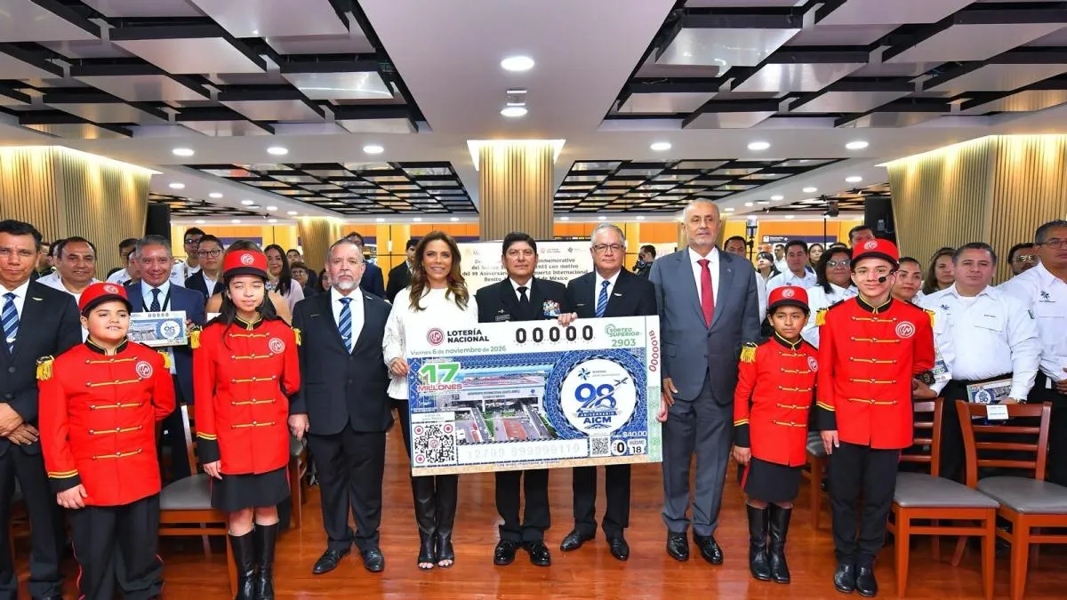 Presentan billete de lotería para celebrar 98 aniversario del Aeropuerto Internacional Benito Juárez Ciudad de México