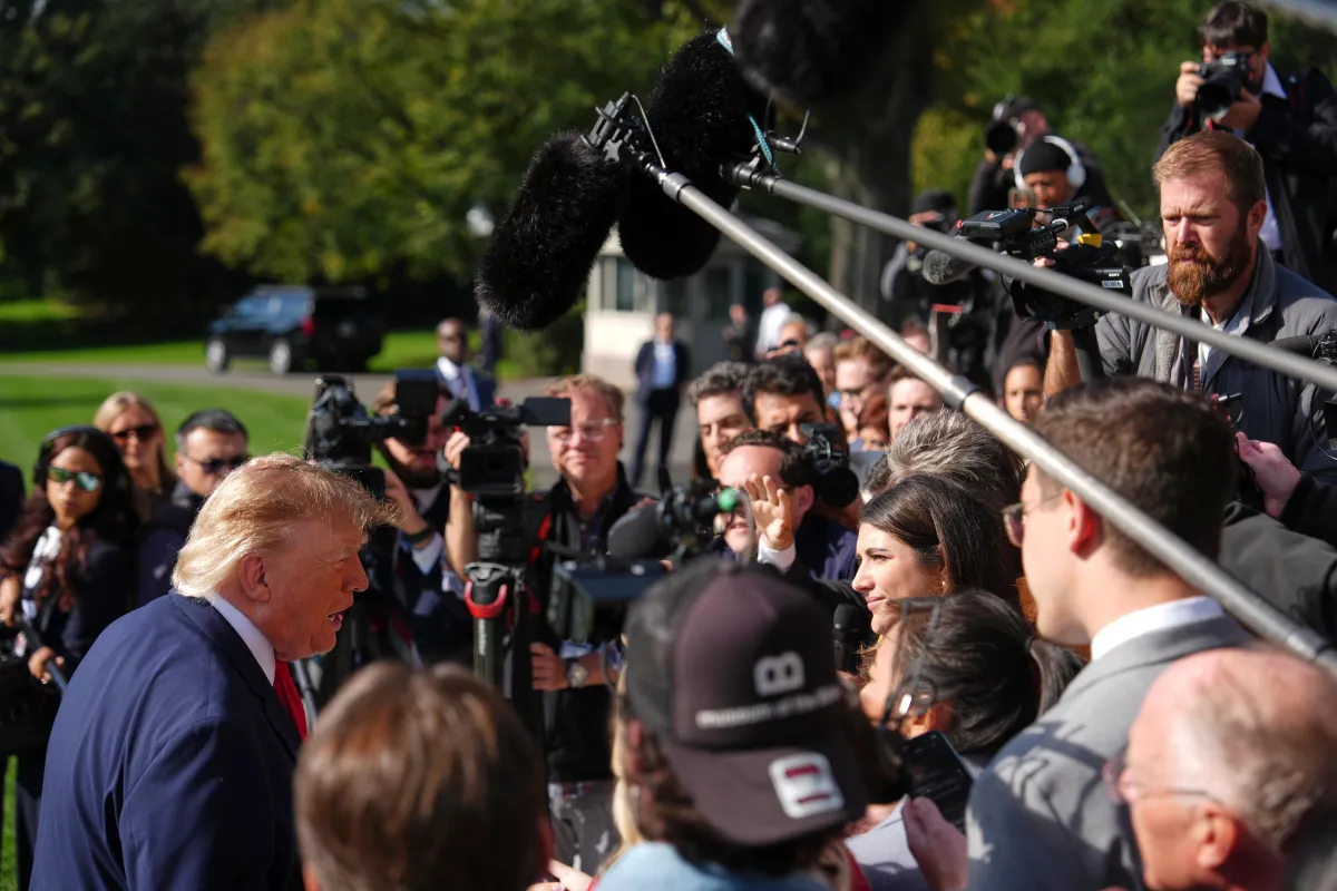 Trump contra las mujeres periodistas, 37 ataques en sus dos mandatos en la Casa Blanca