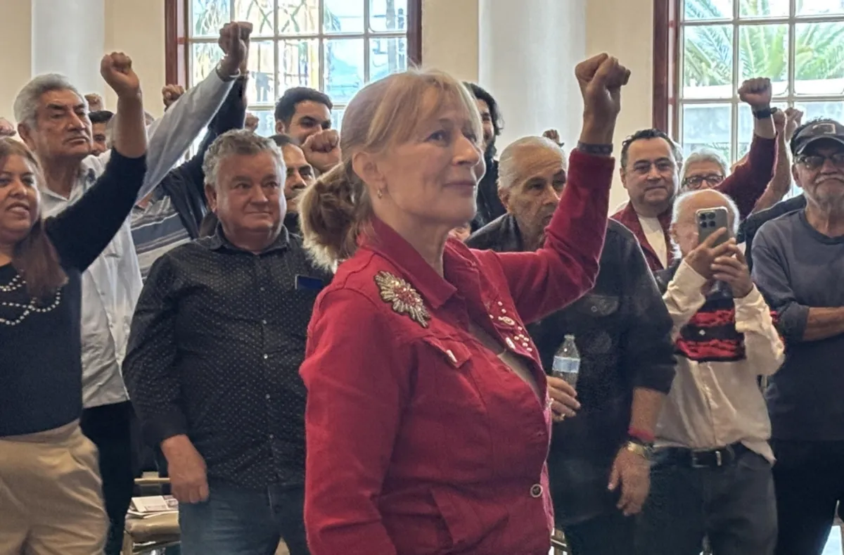 ‘Aquí se vale todo’: Clouthier critica a Morena por registro de Karina Barrón para diputación