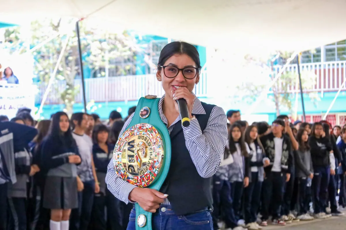 Recorre Gabriela Sánchez La Resurrección para promover su pelea