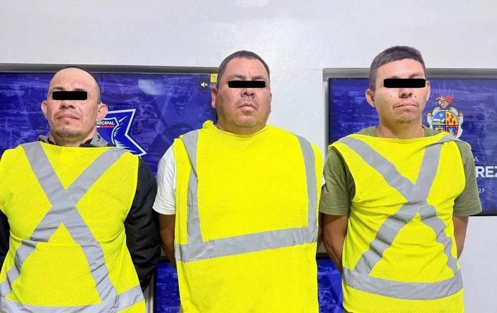 Detienen a tres hombres con revólver y 34 cartuchos
