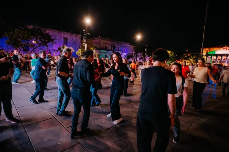 Invitan a noche de disfraces en el Centro de Guadalajara con Bien de Noche