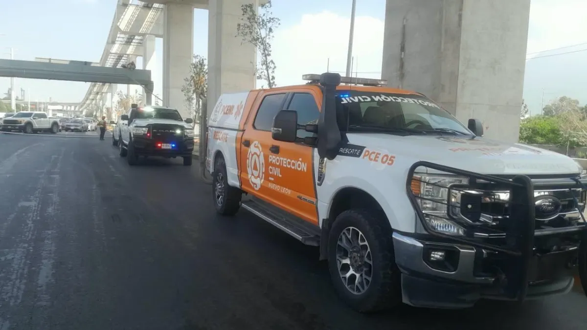 Retiran estructura restante de puente colapsado por daños estructurales