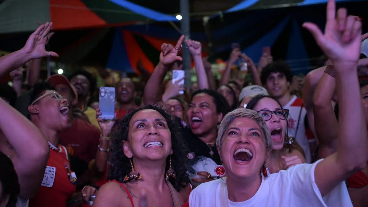 Lula toma la delantera sobre Bolsonaro con más del 75% escrutado en Brasil
