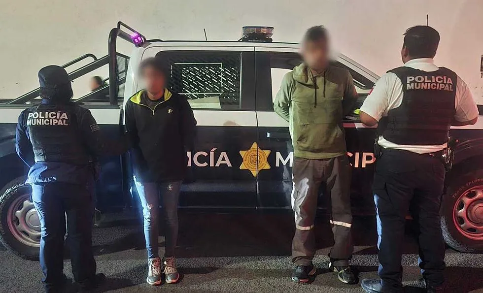 Detienen a pareja por presunto robo de scooter en Querétaro