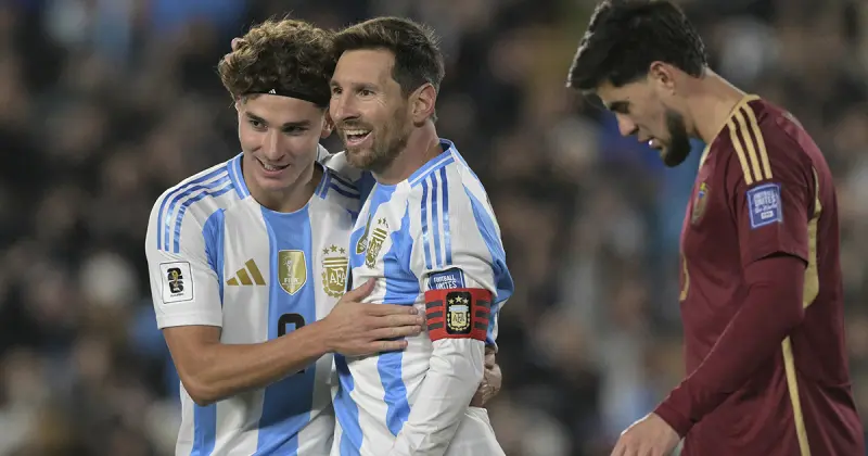 De admirador a compañero: el emotivo mensaje de Julián Álvarez para despedir a Lionel Messi de la Selección