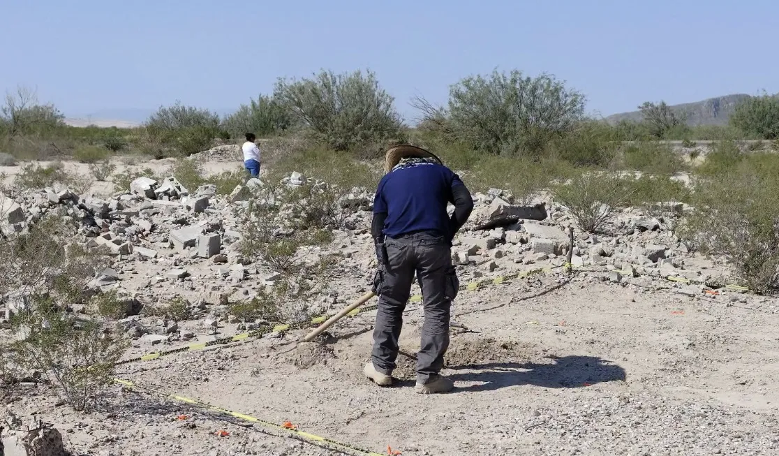 Buscan identificar a 13 posibles víctimas halladas en fosas clandestinas de Viesca
