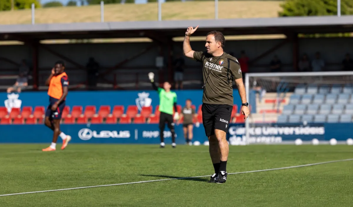 Osasuna vuelve al pasado para intentar salvar su futuro