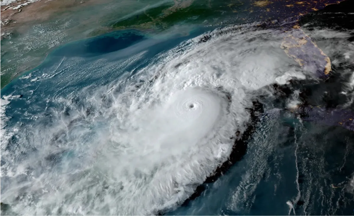 Tormenta tropical Simón amenaza con convertirse en huracán