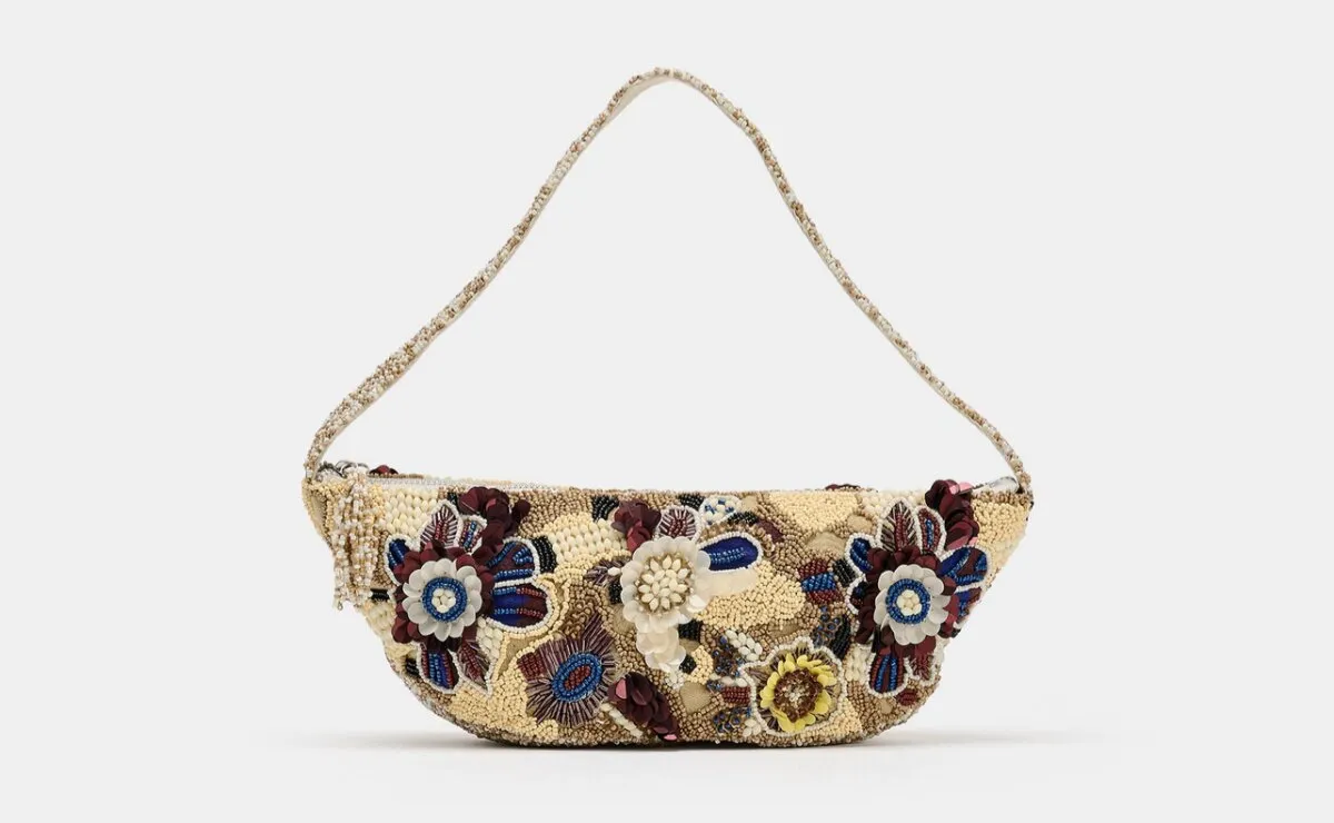 Los abalorios vuelven a conquistar los accesorios: y este es el bolso que necesitas