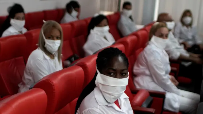 Uruguay modifica convenio con Cuba y pagará de manera directa a médicos que trabajan en el país