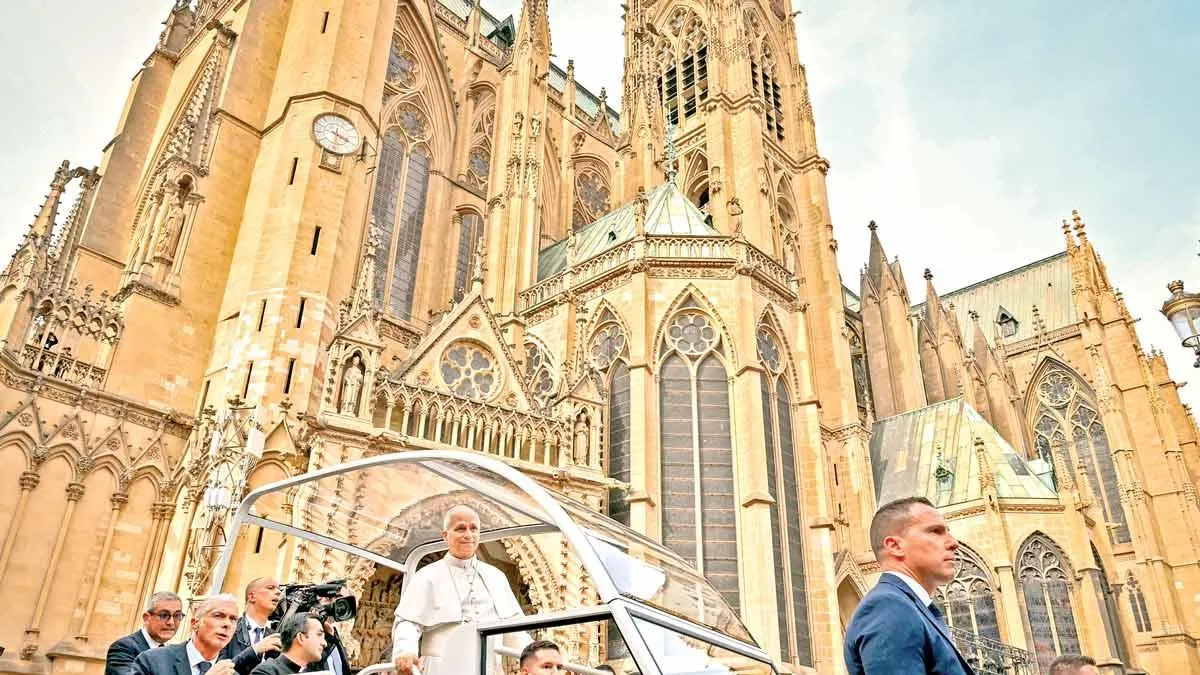 León XIV pide “fin del engaño” y exhorta a sacrificar posturas por la paz