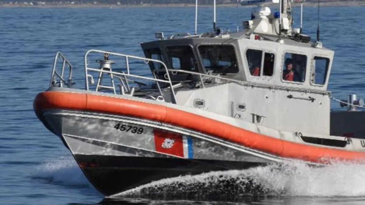 Consulado de México asiste a 16 connacionales rescatados de naufragio frente a Ensenada