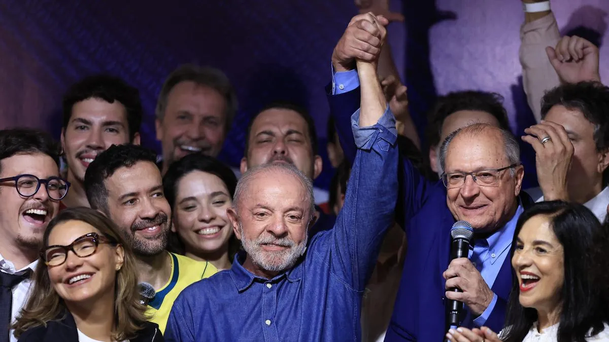 "Ganó la democracia": Lula da Silva celebra triunfo en Brasil
