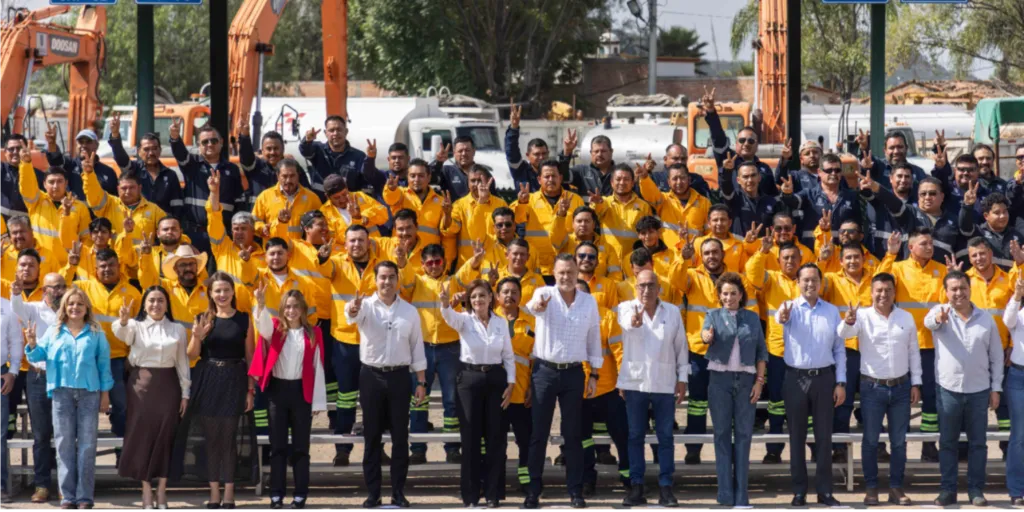 Destaca Ejecutivo estatal que Querétaro cuenta con una red carretera óptima gracias al esfuerzo diario y permanente de los camineros