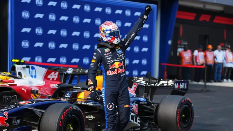 F1: 'Pole' de Max Verstappen en Sepang; 'Checo' Pérez queda en lugar 22