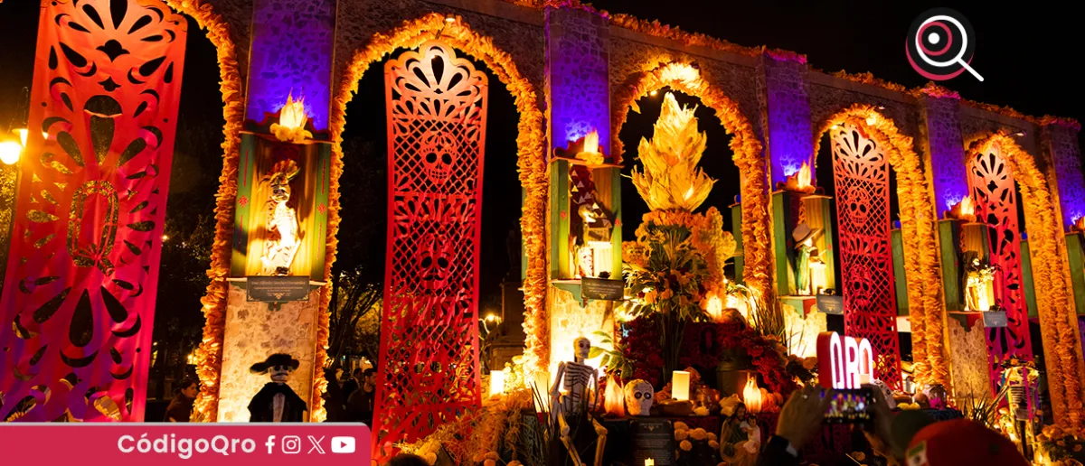 Inauguran altar monumental de Día de Muertos en Plaza de Armas