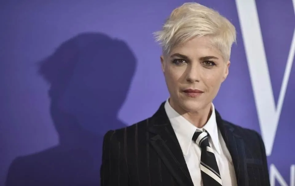 Arrestan a Selma Blair por presunta agresión en un avión
