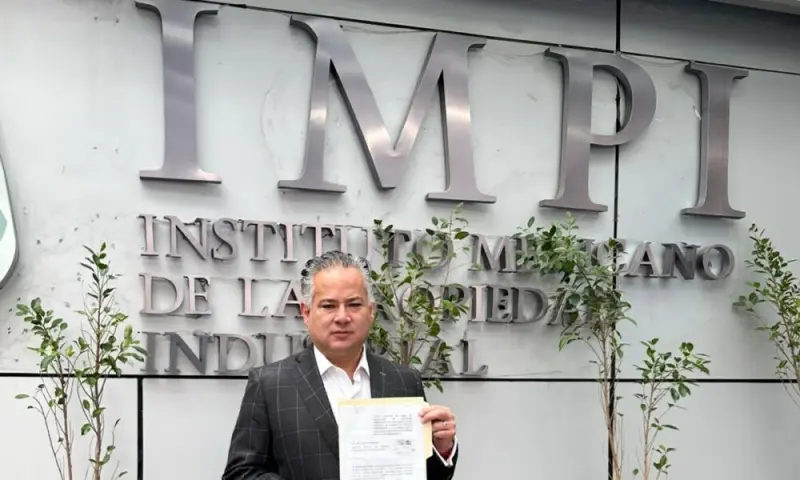 Denuncia Santiago Nieto ante el IMPI uso ilegal del logo del Gobierno de México en espectaculares contra el Tren