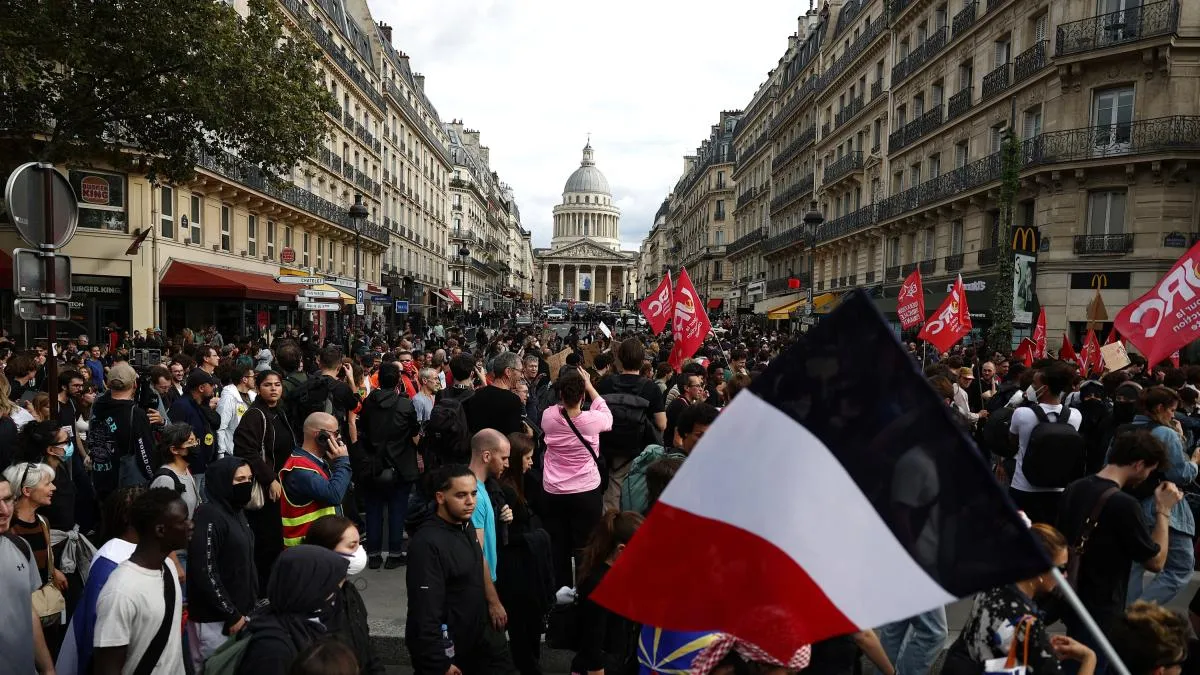 Manifestantes de París adoptan temas de Star Wars en sus protestas