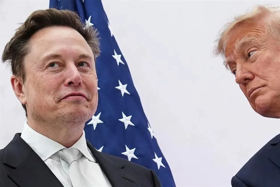 Dice Trump que Musk reactivó su red Starlink para Ucrania