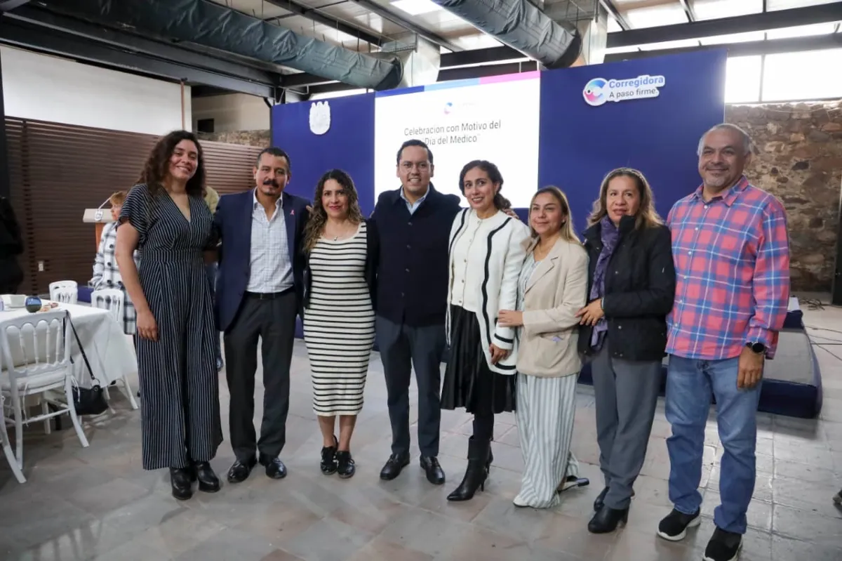 Reconoce Josué Guerrero labor de médicos en Corregidora