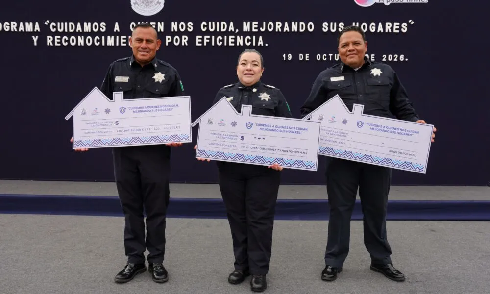 Entrega Corregidora 50 apoyos económicos de vivienda y 30 reconocimientos a policías