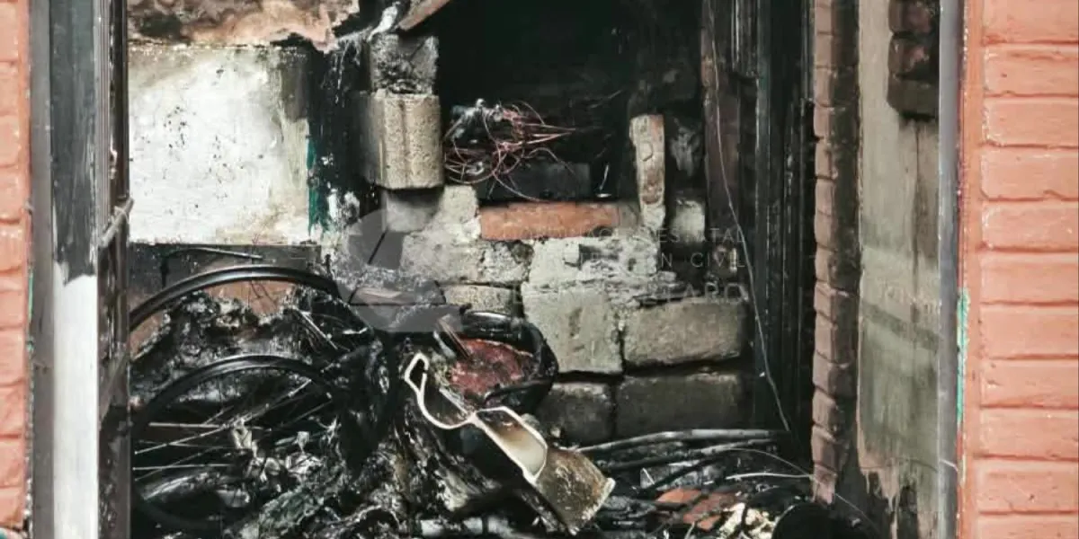 Incendio en casa habitación en la colonia Rinconada del Sol, en Querétaro