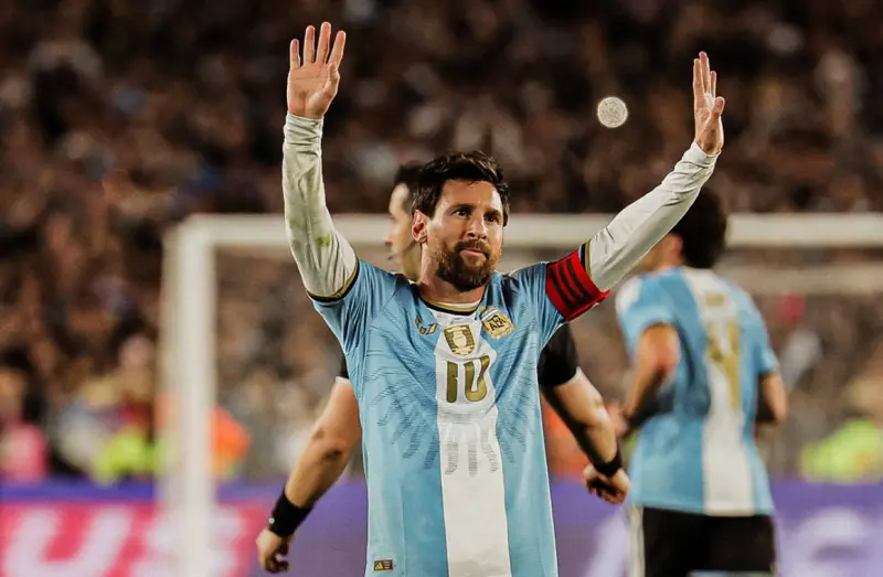 Cierra Messi su etapa con Argentina con gol y 2 asistencias