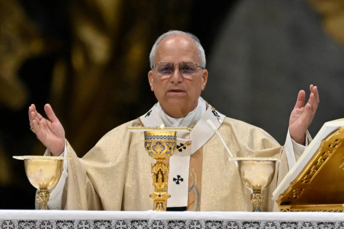 Operan al papa León XIV por cáncer de pulmón; le extirpan el lóbulo inferior del órgano