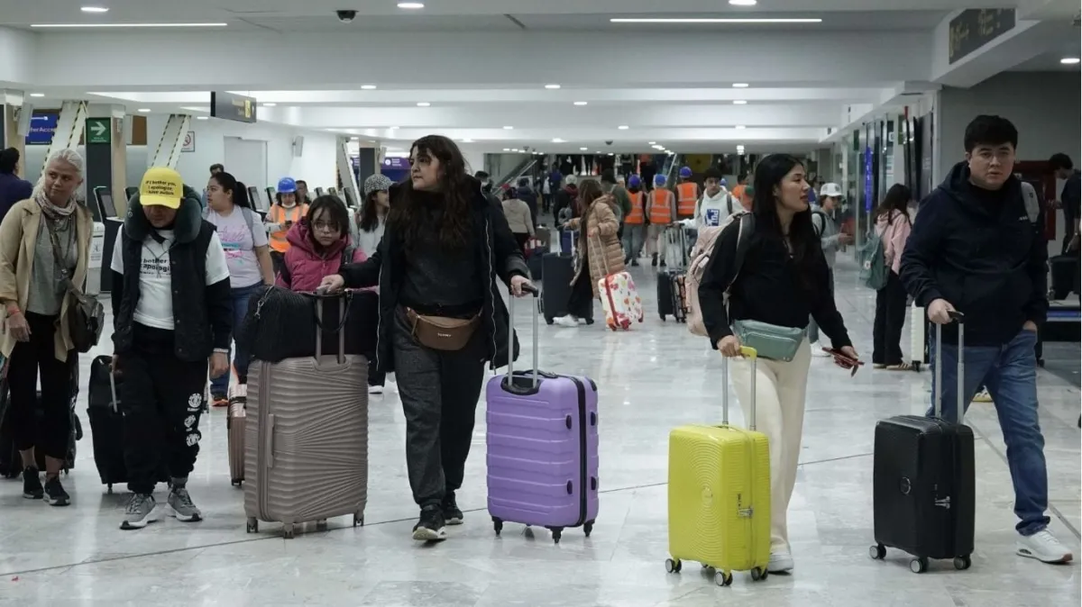 Sectur promueve el turismo, Aduanas de México lo boicotean