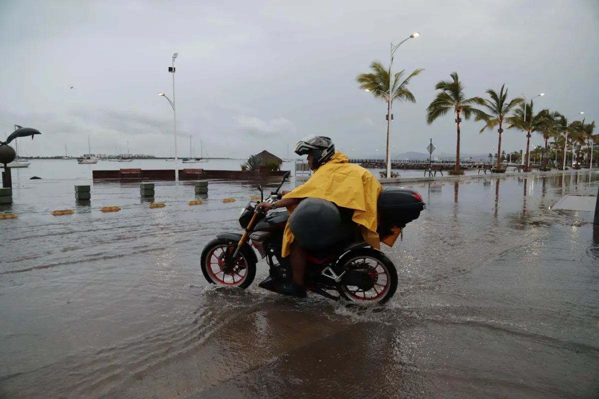 Huracán ‘Rachel’ apunta otra vez a territorio mexicano; se forma la Depresión Tropical 9 en el Golfo de México