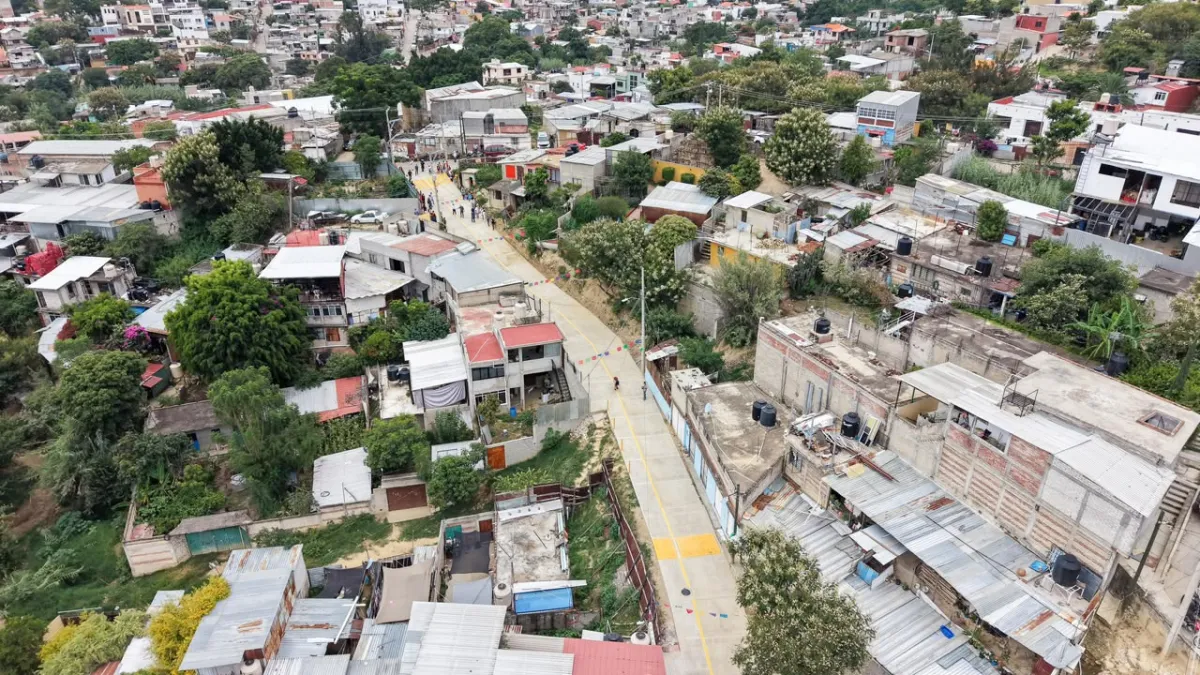 Inauguran pavimentación de calle Camelias en la colonia Jardín