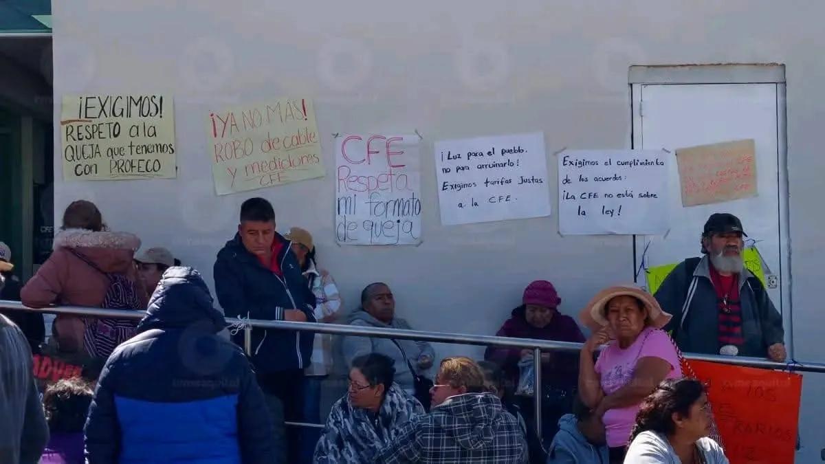 Manifestación en CFE de Progreso de Obregón, acusan cobros excesivos